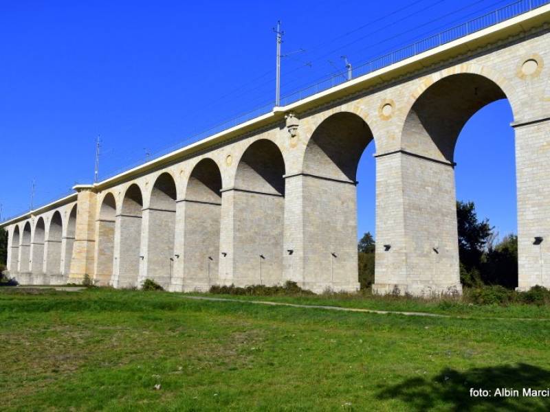 Wiadukt kolejowy w Bolesławcu